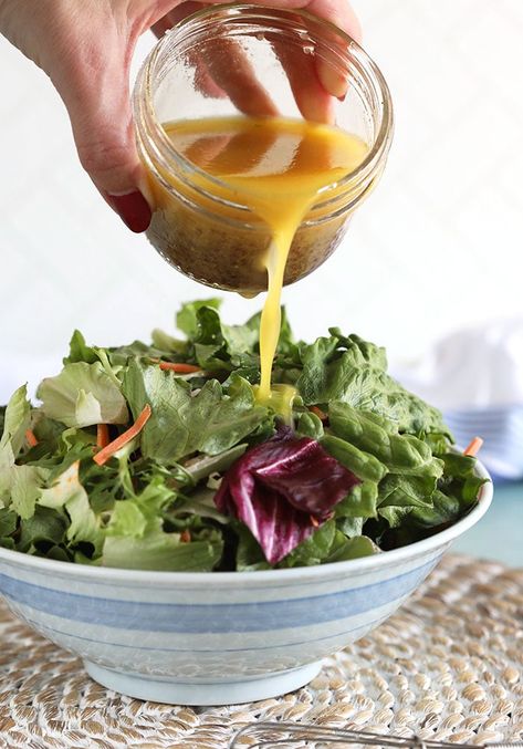 Easy Apple Cider Vinaigrette - The Suburban Soapbox Apple Cider Vinegrette, Easy Avocado Ranch Dressing, Apple Cider Vinegar Salad Dressing, Apple Cider Vinegar Salad, Easy Dressing Recipe, Spinach Salad Dressing, Easy Homemade Salad Dressing, Pesto Vinaigrette, Vinegar Salad