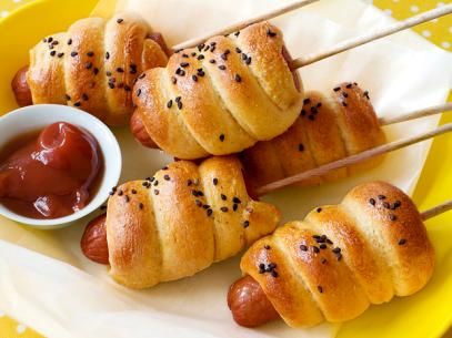 Corndog Recipe, Mini Corn Dogs, Healthy Appetizer Recipes, Corn Dog, Snacks Für Party, Corn Dogs, Healthy Appetizers, Wedding Food, Finger Food