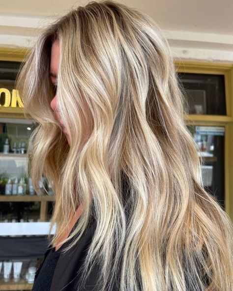 Hair Bayalage Blond, Balage Hair Blonde Balayage Highlights, Blonde Balage, Vanilla Balayage, Vanilla Blonde Balayage, Colormelt Balayage, How To Bayalage Hair, Balage Hair, Blonde Bayalage