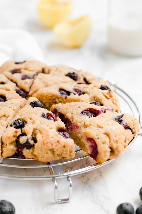 Healthy Lemon Blueberry Scones -- only 135 calories! Light & tender, even with no heavy cream! And you just need 1 bowl + 30 minutes to make them! ♡ best lemon blueberry scones. easy blueberry lemon scones recipe. greek yogurt lemon blueberry scones. Blueberry Scones Easy, Healthy Lemon Blueberry, Carrots Cake, Lemon Scones Recipe, No Heavy Cream, Lemon Blueberry Scones, Healthy Scones, Healthier Breakfast, Low Carb Spaghetti