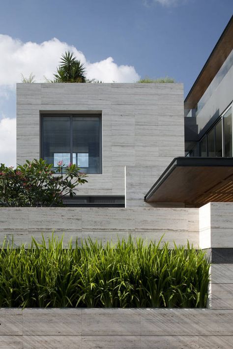 Image 3 of 22 from gallery of Travertine Dream House / Wallflower Architecture + Design. Photograph by Jeremy San Dream House Pictures, Home Designs Exterior, Facade Cladding, Contemporary Style Homes, Concrete House, Exterior Cladding, Design Exterior, Luxury Homes Dream Houses, Forest House