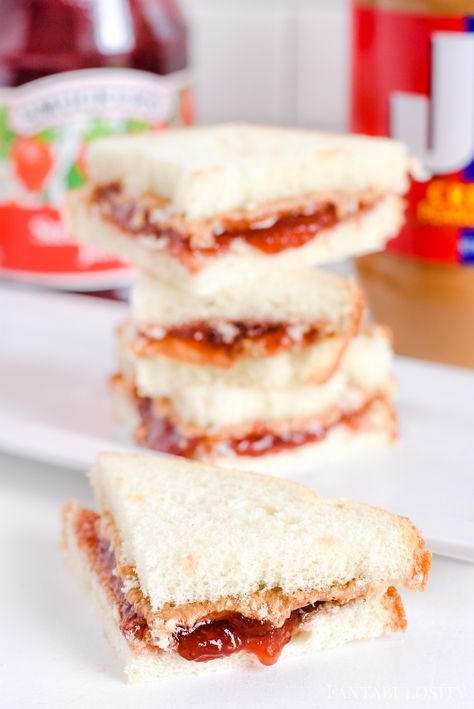 @jbfantabulositymake know the best way to make a PB&J! See here tips here! Sandwich Recipes For Kids, Bbq Chicken Pasta, Peanut Butter Jelly Sandwich, Pb And J, Summer Dinner Ideas, Peanut Butter And Jelly Sandwich, Jelly Sandwich, Peanut Butter Sandwich, Sushi Sandwich