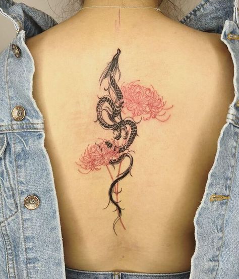 Chinese Dragon Spine Tattoo, Dragon Spinal Tattoo, Chinese Dragon Back Tattoo, Japanese Spine Tattoo Women, Japanese Spine Tattoo, Pelvis Tattoos Women, Japanese Dragon Tattoo Designs, Dragon Spine Tattoo, Tattoos Spine