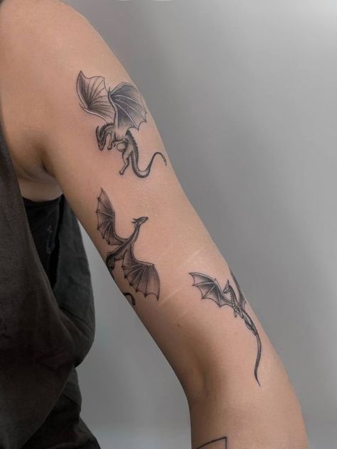 Dragon Tattoo Meaning, Red Dragon Tattoo, The Red Dragon, Bookish Tattoos, Flying Tattoo, Chihiro Y Haku, Wrist Tattoos For Women, Tattoo Meaning, Dope Tattoos