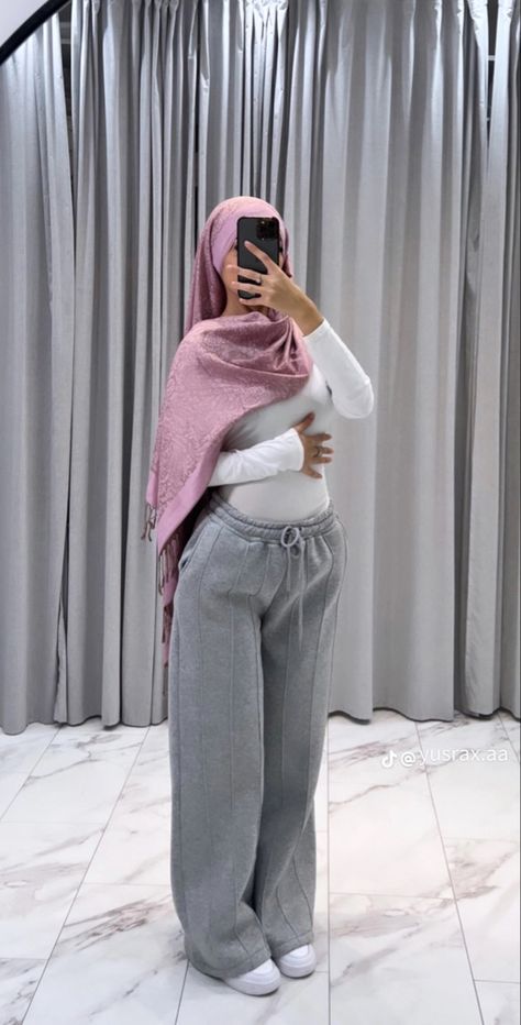 Hijabi Style Summer, Baddie Hijabi Outfits, Hijabi Streetwear, Hijabi Summer Outfits, Hijab Streetwear, Modest Outfits Muslim, Outfits Muslim, Hijab Fashion Summer, Modest Casual Outfits