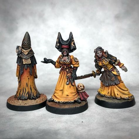 Andrew John May on Instagram: "Clad in yellow, ready for the city of the dammed. Get yours on Kickstarter LINK IN BIO #blackcrabminiatures #mordheim #frostgrave #sorceress #witchcraft #landsknecht #cultist #kinginyellow #morkborg #forbiddenpsalm #hivenoble #necromunda #femaleminiatures #blanchitsu #hiredsword #darkaos #inquisimunda #warband" 40k Cultist, Frostgrave Cultists, Mordheim Art, Frostgrave Warband, Mordheim Warband, Mordheim Terrain, Necromunda Gangs, Dnd Minis, Miniature Gaming