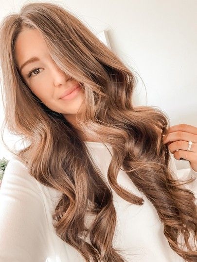 Soft Curls Tutorial 🤩 Sharing how I get my soft curls look using the @GHDhair Curve Soft Curl Iron. Below I’ve listed the products and tools as well as linked them in the LIKEtoKNOW.it App! (See full tutorial on my Insta under IGTV) - Oribe Royal Blowout for Heat Protectant - Paul Mitchell Super Skinny Serum - Oribe Texturizing Spray - Big Sexy Hair Spray and Play Volumizing Hairspray - Scunci Hair Clips - Wet Brush Hair Brush - GHD Curve Soft Curl Iron #ghdhair #softcurls #hairinspo #hairtut Barrel Curls Long Hair, Lose Waves Hair, Soft Curls For Long Hair, Soft Curls Tutorial, Oribe Texturizing Spray, Loose Curls Long Hair, Smooth Curly Hair, Loose Curls Wedding, Big Waves Hair