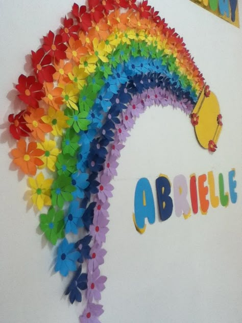 Rainbow Hallway Decoration School, Diy Crafts For School, Afrique Art, Pinterest Diy Crafts, Rainbow Crafts, Handmade Paper Crafts, Board Decoration, Rainbow Decorations, Diy Paper Crafts Decoration