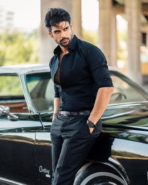 Amin Salmani (@aminsalmani1) • Instagram photos and videos Vikram Hairstyle, Dhruv Vikram Hairstyle, Outdoor Shoot Ideas, Dennis Oh, Dhruv Vikram, Men Fashion Photoshoot, Boys Photoshoot, Poses For Photography, Mens Photoshoot Poses