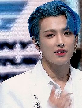 Hongjoong Ateez Gif, Hongjoong Gif, Ateez Gif, Pirate Boy, Love Confessions, Hongjoong Ateez, Boyfriend Wallpaper, Toxic Relationship, Celebration Gif