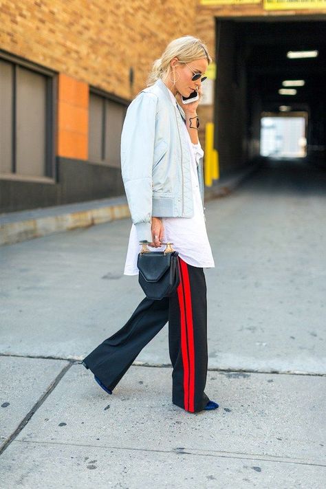 How To Wear The Athleisure Trend To The Office Fashion Week Winter, 90s Makeup, Oufits Casual, New York Fashion Week Street Style, Pant Trends, Spring Street Style, Sport Chic, Street Style Inspiration, Inspired Outfits