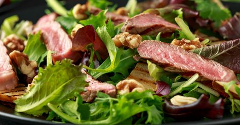 Sirloin Spinach & Blue Cheese Salad with Pecans | The Galveston Diet Galveston Diet Recipes, The Galveston Diet, Mary Claire Haver, Galveston Diet, Meatloaf Recipes Healthy, Steak Salad Recipe, Healthy Meatloaf, Summer Squash Recipes, Blue Cheese Salad