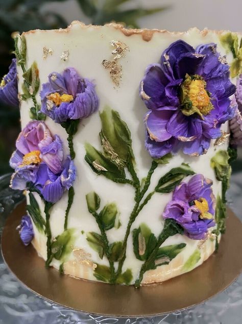 Attempted A Purple Palette Knife Cake For My Mom’s Birthday Palette Knife Cake, Extravagant Cakes, Bolo Rapunzel, Succulent Cake, Vanilla Bean Cakes, Decorating Frosting, Painted Cake, Birthday Baking, Purple Palette