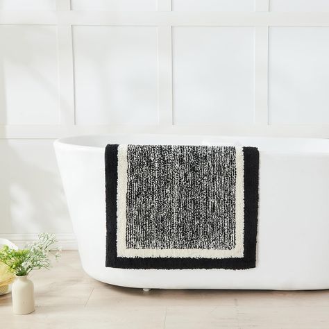 【Ultra-Plush Shaggy Feel】The bathroom rugs are made of 100% premium microfiber which are ultra soft and cozy, the rug is about 0.6 inches thick so your feet can feel silky soft. Black And White Bathroom Rug, Long Bath Mat, Black Bath Mat, Runner Bath Mat, Rugs For Bathroom, White Bath Towels, Bathtub Mat, Bath Store, Sink Kitchen