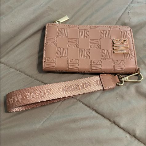 Brand New Wallet With Strap Smoke Free Home Fast Shipping Steve Madden Small Wallet, Wallet With Strap, Steve Madden Wallet, Steve Madden Bags, Steve Madden, Wallets, Wallet, Brand New, Cream