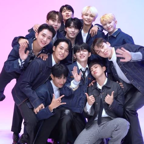 Seventeen Going Seventeen, Facing The Sun, Seventeen Debut, Seventeen Album, Seventeen Wallpapers, Group Photos, Pledis Entertainment, Best Cosplay, Boyfriend Pictures