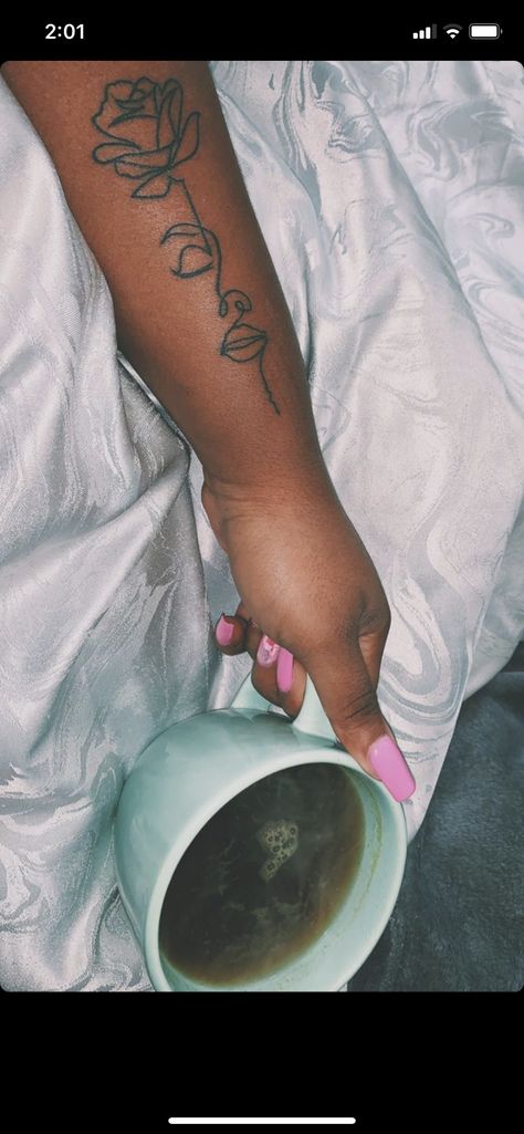 Simple Tattoo Black Women, Small Back Tattoos Black Women, Cute Side Tattoos Black Women, Small Arm Tattoos For Women Black, Women Arm Tattoo Ideas Simple, Small Tattoo Ideas Black Women Dark Skin, Small Arm Tattoos Black Women, Sister Tattoos For 2 Black Women, Forearm Tattoo Women Black