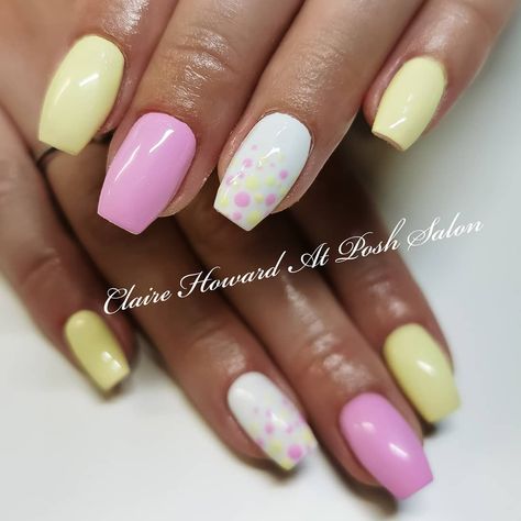 Easter Nails Yellow Pastel Colors, Pink And Yellow Nails Pastel, Pastel Yellow Dip Nails, Light Yellow Nails Pastel, Spring Nails Yellow Color Combos, Light Pink And Yellow Nails, Yellow Polka Dot Nails, Spring Nails Yellow, Yellow And Pink Nails