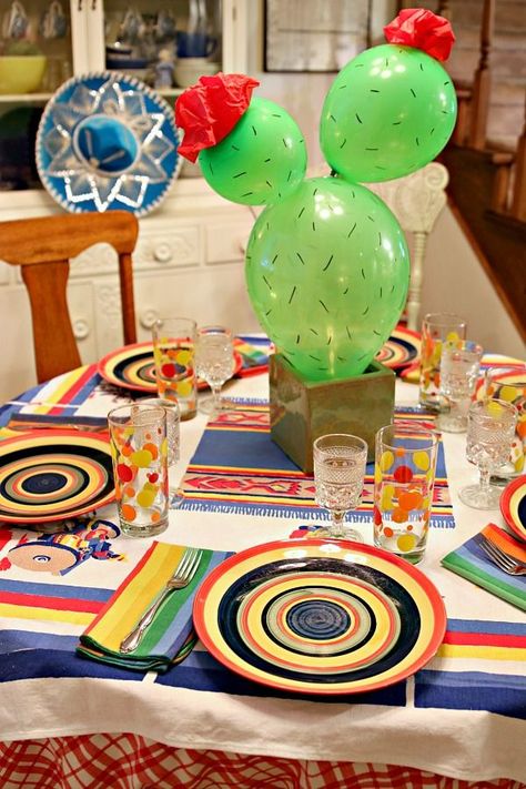 Balloons Centerpieces, Mexican Theme Baby Shower, Cactus Centerpiece, Mexican Fiesta Birthday Party, Dinner Tablescape, Mexican Theme Party Decorations, Cactus Balloon, Margarita Party, Mexican Baby Shower