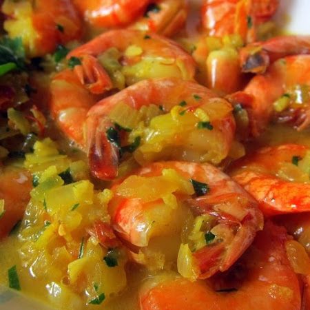 Mozambican Spicy Prawns with Coconut Rice Portuguese Meals, Portuguese Shrimp, Shrimp Mozambique, Spicy Prawns, Portuguese Cuisine, Portuguese Food, Prawn Recipes, Piri Piri, Shrimp Dishes