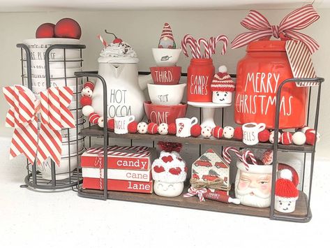 Rae Dunn Christmas Display, Silhouette Cameo Christmas, Hobby Lobby Shelf, Rae Dunn Christmas, Gingerbread Christmas Decor, Rae Dunn Collection, Kitchen Christmas, Coffee Bar Home, Ball Garland