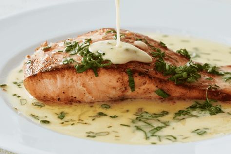 Pan-Seared Salmon with Beurre Blanc – Lid & Ladle Salmon With Buerre Blanc, Lemon Burre Blanc Salmon, Homemade Au Gratin Potatoes, Beurre Blanc Sauce Recipe, Buerre Blanc, Au Gratin Potato Recipes, Caramelized Onion Dip, Lemon Salmon, Crusted Salmon