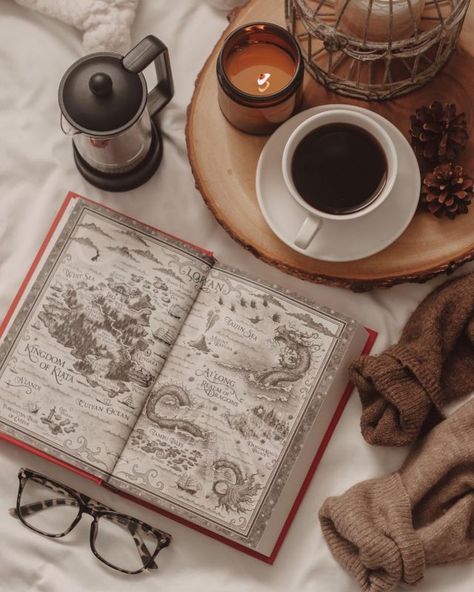 5 Books That Will Provide the Best Escape From Reality - The Espresso Edition Stacks Of Books Aesthetic, Book Widgets, Vintage Books Aesthetic, Romance Books Aesthetic, Fantasy Cafe, Bookish Photography, Books Core, Academia Aesthetic Room, Book Core