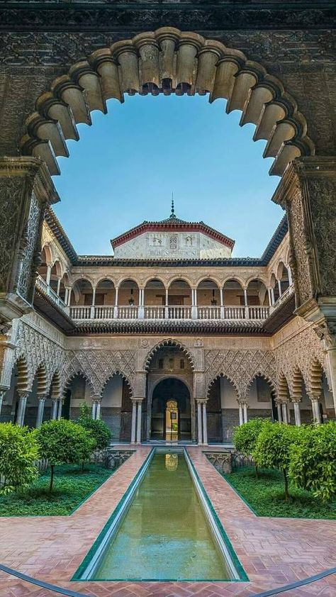 Andalusian Architecture, Architecture Courtyard, Alcazar Seville, Moorish Architecture, Alhambra Granada, Al Andalus, Seville Spain, Indian Architecture, Beautiful Castles