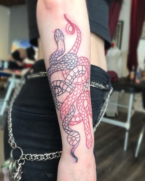 Zaz (ellie) Jaxon on Instagram: “Double sneks for the little love . . . #snaketattoo #doublesnake #blacktattoo #colourtattoo #linetattoo #linework #vancouvertattooartist…” Fate Tattoo, Ink Tattoo Design, Red Tattoo Ideas, Red Ink Tattoo, Red Tattoo, Red Ink Tattoos, Asian Tattoos, Red Tattoos, Snake Design