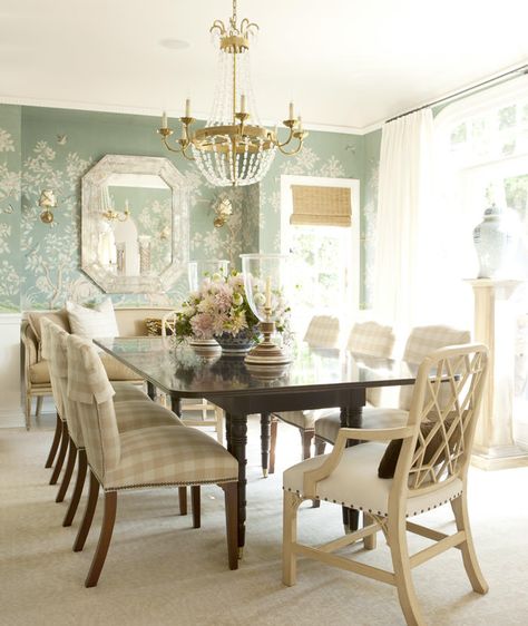 House Beautiful Lacquer Dining Room, Chinoiserie Dining Room, Chinoiserie Furniture, Disney House, Hollywood Homes, Chinoiserie Chic, The Dining Room, Elegant Homes, Mellow Yellow