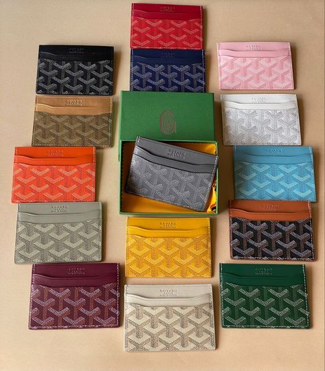 Goyard Men, Goyard Luggage, Goyard Card Holder, Craft Closet Organization, Mens Accessories Vintage, Travel Presents, Goyard Wallet, Album Art Design, Photos For Profile Picture