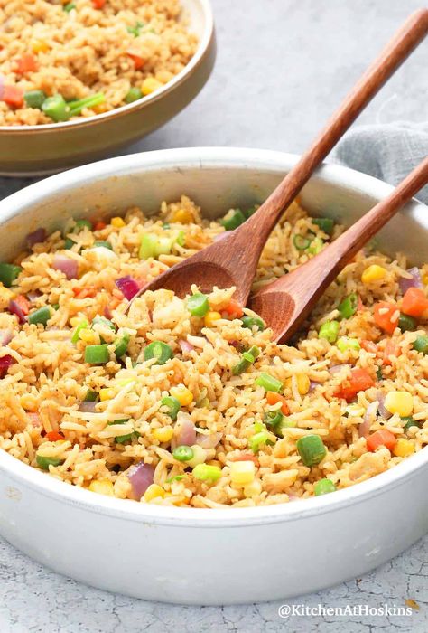 Air Fryer Fried Rice (with or without Egg) | Kitchen At Hoskins Air Fryer Fried Rice With Egg, Air Fryer Rice Recipes, Family Dinner Ideas Air Fryer, Fried Rice Air Fryer, Fried Rice Without Egg, Egg Air Fryer, Air Fryer Fried Rice, Air Fryer Rice, Using Leftover Rice