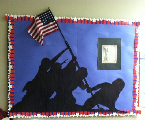 Memorial Day Bulletin Board at the nursing home. Memorial Day Bulletin Board Ideas, Patriotic Classroom, Nursing Home Crafts, Veterans Day Activities, Work Bulletin Boards, Nursing Home Activities, Memorial Day Decorations, Indian Independence, Church Bulletin Boards