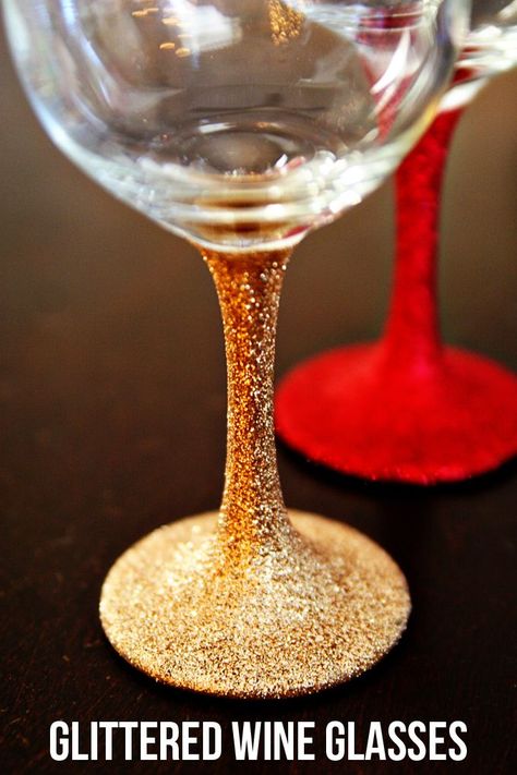 DIY Glittered Wine Glasses Teenage Friends, Glitter Wine Glasses Diy, Wine Glass Decor, Glitter Wine Glasses, Chocolate Wine, Diy Wine Glasses, Mini Terrarium, Glitter Glasses, Wine Craft