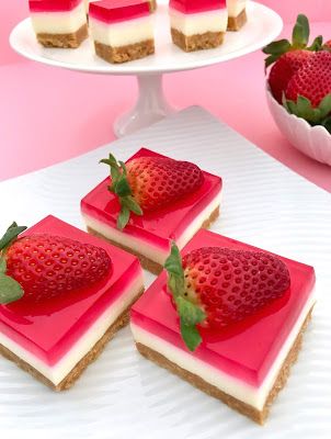 Creative Jelly Ideas, Jelly Dessert Ideas, Caramel Jelly, Strawberry Jelly Recipes, 100 Cookies Recipe, Cakes Slices, Jelly Cheesecake, Jelly Slice, Jelly Desserts