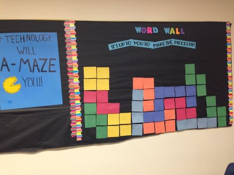 Video Game Theme Classroom - Brainstorming word wall where each team was made of 4 colors to form a shape for the word wall! Video Game Bulletin Board Ideas, Video Game Theme Classroom, Video Game Classroom, Theme Classroom Ideas, Game Decorations, Arcade Theme, Classroom Decor Calming, 80s School, 2024 Classroom