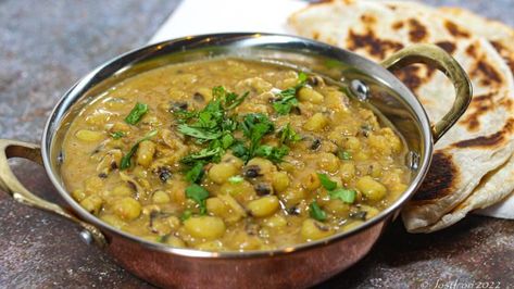 Goan Black-Eyed Peas (Slow Cooker) Recipe - Food.com Indian Slow Cooker, Goan Recipes, Slow Cooker Recipe, Small Tomatoes, Canned Coconut Milk, Black Eyed, Black Eyed Peas, Fresh Cilantro, Naan