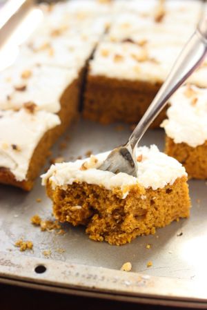 Classic holiday dessert that's packed with pumpkin flavor and topped with cream cheese frosting. Super easy to make days in advance | littlebroken.com @littlebroken #pumpkinbars Healthy Pumpkin Cake, Clean Eating Cake, Healthy Cream Cheese Frosting, Pumpkin Cake With Cream Cheese, Baking Pumpkin, Healthy Cream Cheese, Pumpkin Sheet Cake, Healthier Treats, Pumpkin Cake Recipes