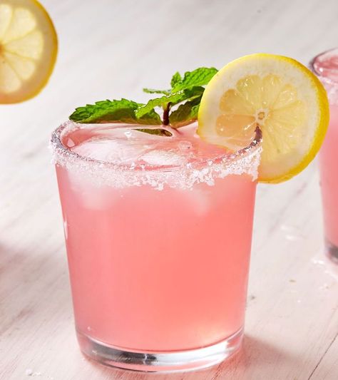 Pink Señoritas Are Just What Your Girl's Night Needed Baileys Martini, Tequila Drinks Recipes, Frozen Watermelon Margarita, New Food Trends, Daiquiri Recipe, Frozen Watermelon, Patriotic Desserts, Watermelon Margarita, Tequila Drinks