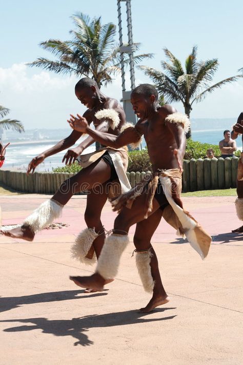 Zulu Dance, African Dancing, Tribes Man, Easter Holiday, Good Poses, Traditional Clothes, Zulu, Holiday Time, South African