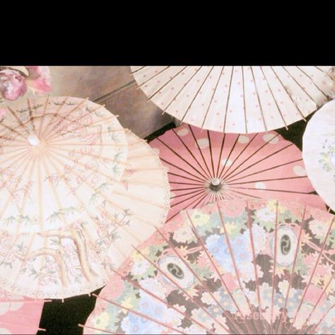 Parasols Alluka Zoldyck, Catty Noir, Japan Aesthetic, Images Esthétiques, Japanese Aesthetic, Garden Roses, English Garden, Pink Aesthetic, Cute Icons