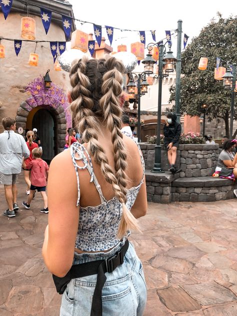 Adult Disney Hairstyles, Easy Amusement Park Hairstyles, Hairstyle For Amusement Park, Disney Parks Hairstyles, Hair Styles For Disney, Ems Hairstyles, Disney Park Hairstyles, Disney Hair Styles, Cute Disney Hairstyles