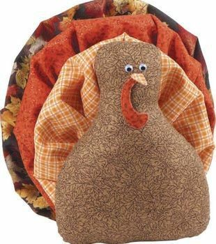 Yo-Yo Turkey...an easy Thanksgiving decoration Thanksgiving Sewing Projects, Thanksgiving Sewing, Fall Sewing Projects, Yo Yo Quilt, Tom Turkey, Thanksgiving Projects, Turkey Crafts, Fall Sewing, Thanksgiving Decorations Diy