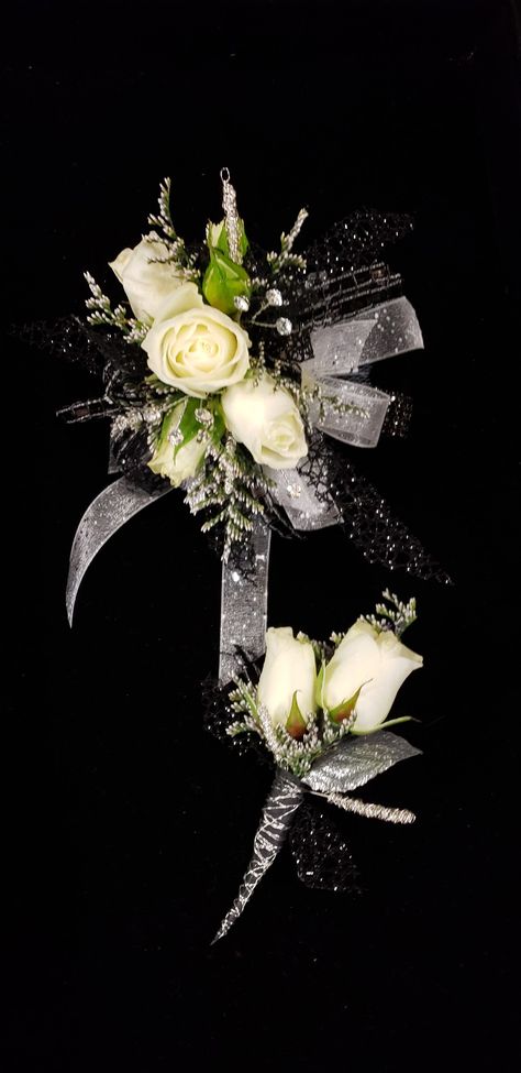 Silver Tux, Homecoming Couple, Prom Flowers Corsage, Black Corsage, White Corsage, Prom Corsages, White Spray Roses, Boutonnieres Prom, Corsage And Boutonniere Set