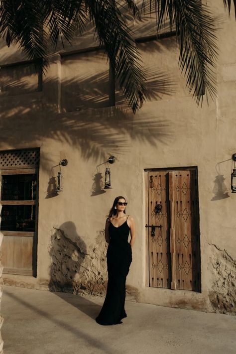 Endless sun of the Middle East | Professional Photographer Dubai Old Dubai Aesthetic, Dubai Old Town, Old Town Photoshoot, Middle East Architecture, Old Dubai, Unique Photoshoot, Dubai Photoshoot, Dubai Aesthetic, Photo Styling