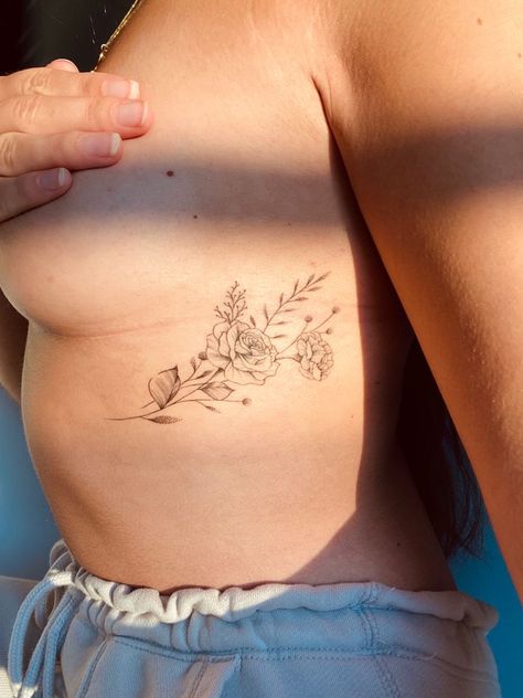 Carnation Tattoo On Ribs, Rose Tattoos Ribs, Flower Rip Tattoo, Fine Line Flower Rib Tattoo, Pretty Floral Tattoos, Carnation Hip Tattoo, Birth Flower Rib Tattoo, Rib Rose Tattoo, Rib Cage Flower Tattoo