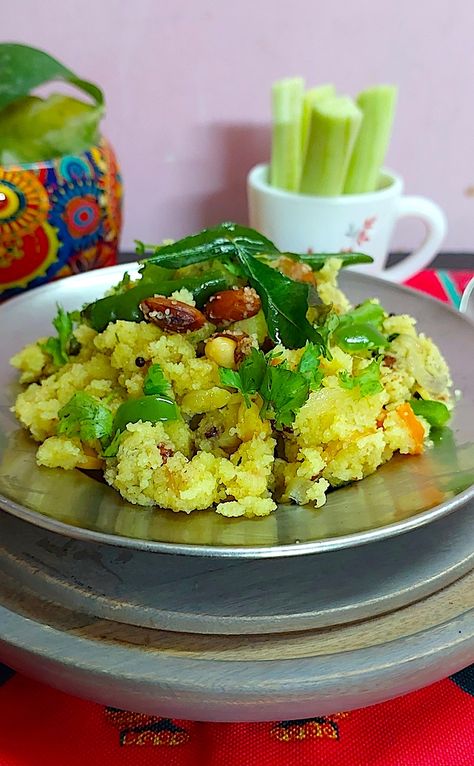 A plate of Sooji Upma garnished with fresh coriander leaves. Upma Recipe Sooji, Upma Recipe, Breakfast Dishes, Quick Easy Meals, Easy Recipe, Healthy Breakfast, Easy Meals