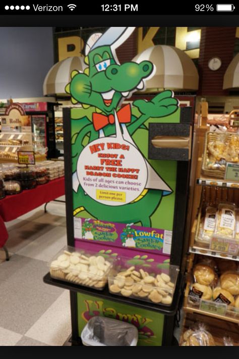 Thanks to J-Bird I always eat these yummy cookies in HT! 2000s Memories, Harris Teeter, Dragon Cookies, Wicked Game, Cookies For Kids, Yummy Cookies, Do You Remember, Happy Kids, Free Kids