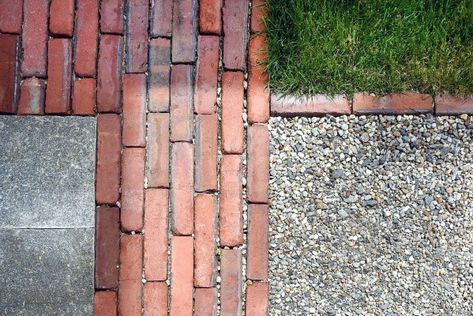 Gravel Driveway Ideas, Gravel Driveway Landscaping, Driveway Landscape, Brick Paver Driveway, Gravel Driveways, Brick Ideas, Brick Driveway, Brick Edging, Driveway Ideas