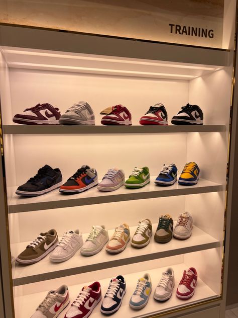 #nike #nikesb #sbdunk #sb #nikeshoes Dunk Collection, Sb Dunks, Sb Dunk, Nike Sb, Me Too Shoes, Nike Shoes, Sport Shoes, Nike, Sneakers